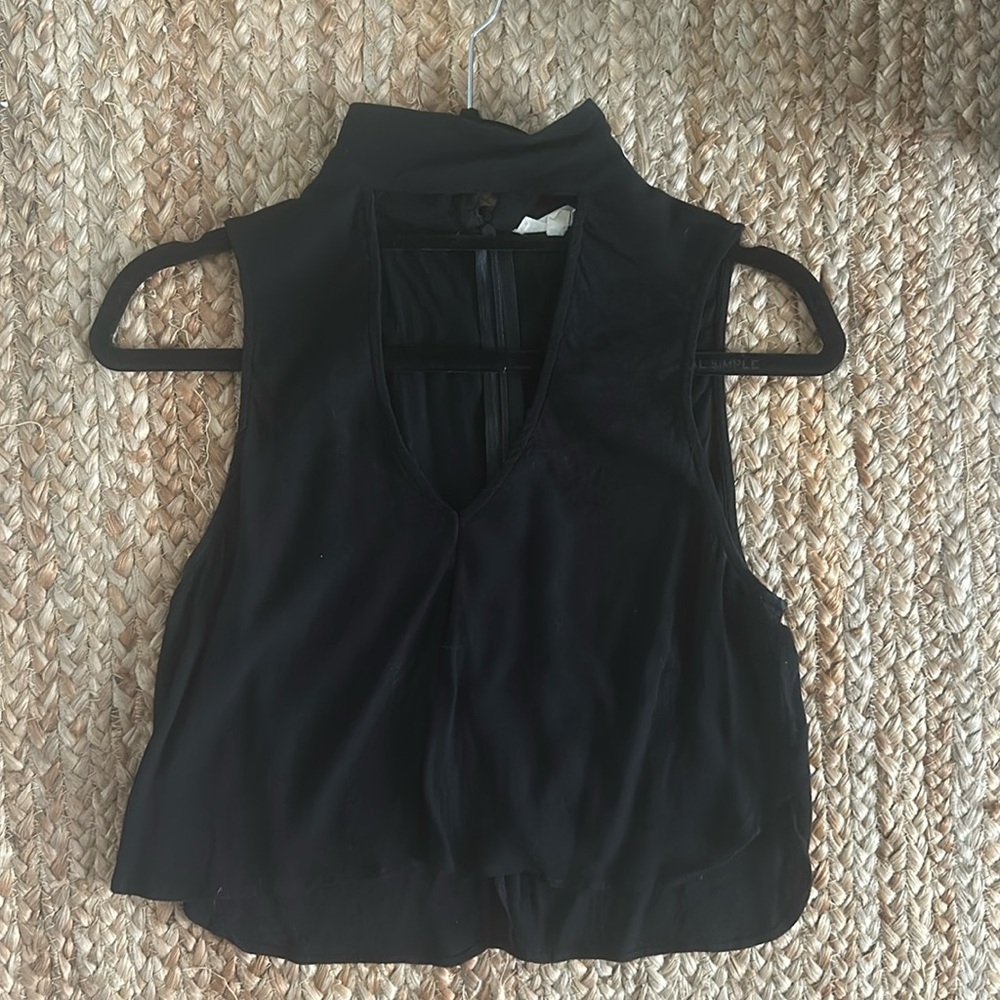 Open neck collar tank